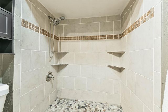 2718 Quail Run Drive, Humble, TX 77396