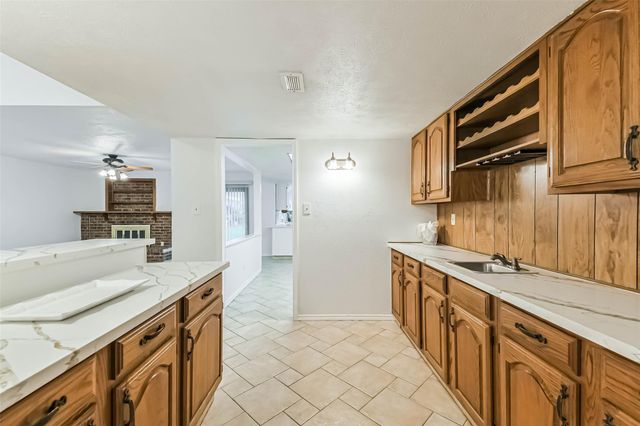 2718 Quail Run Drive, Humble, TX 77396