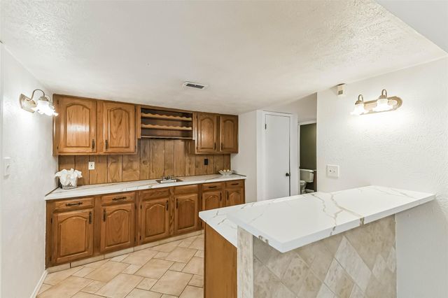 2718 Quail Run Drive, Humble, TX 77396