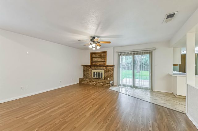 2718 Quail Run Drive, Humble, TX 77396