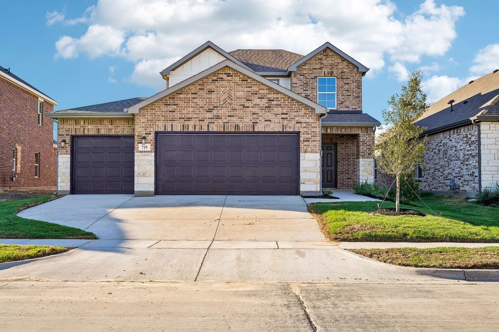 719 Carson Drive, Forney, TX 75126