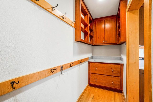 W276N1875 Spring Creek DRIVE, Pewaukee, WI 53072