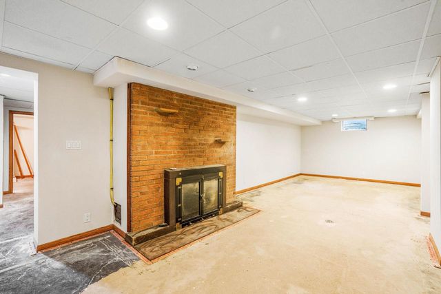 W276N1875 Spring Creek DRIVE, Pewaukee, WI 53072