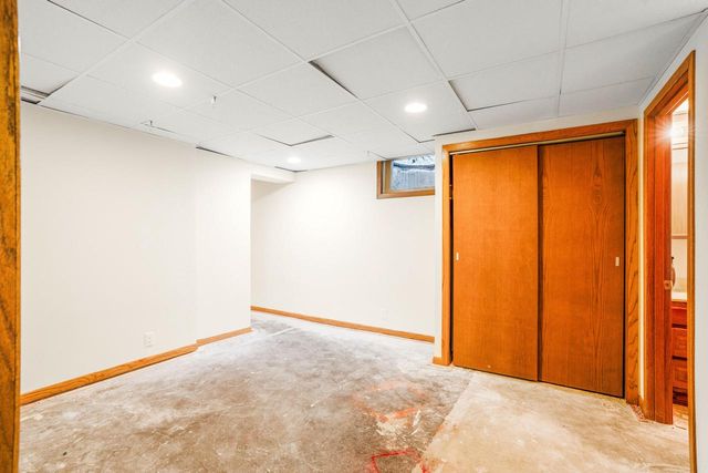 W276N1875 Spring Creek DRIVE, Pewaukee, WI 53072