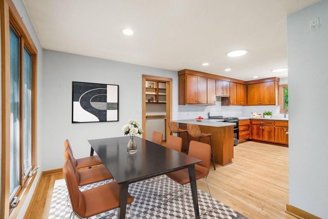 W276N1875 Spring Creek DRIVE, Pewaukee, WI 53072