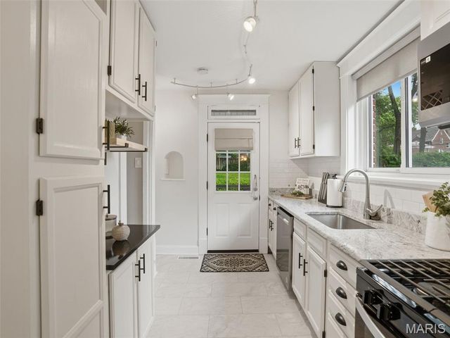 7439 Wellington Avenue, University City, MO 63130