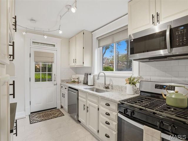 7439 Wellington Avenue, University City, MO 63130