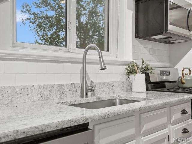 7439 Wellington Avenue, University City, MO 63130