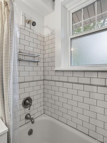 7439 Wellington Avenue, University City, MO 63130