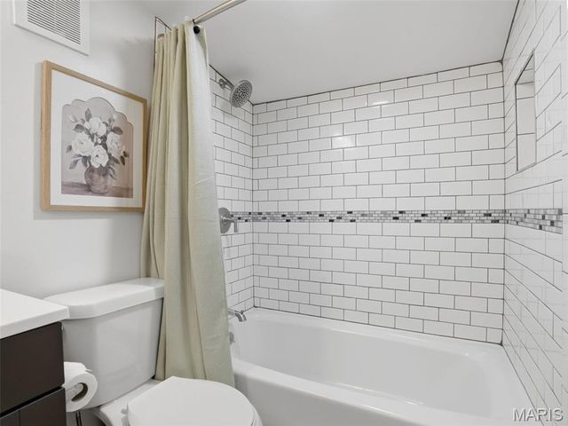 7439 Wellington Avenue, University City, MO 63130
