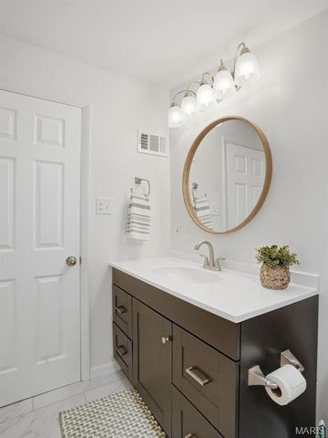 7439 Wellington Avenue, University City, MO 63130