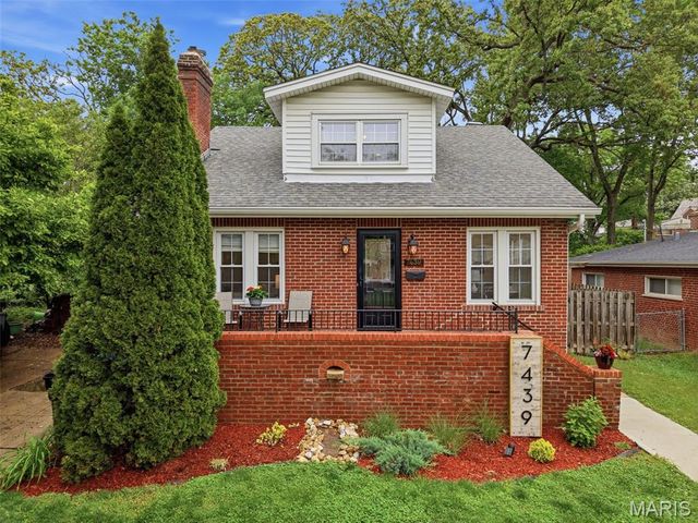 7439 Wellington Avenue, University City, MO 63130