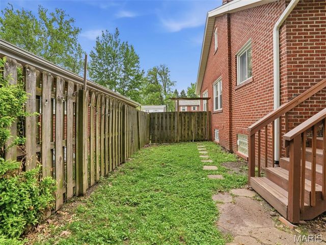 7439 Wellington Avenue, University City, MO 63130