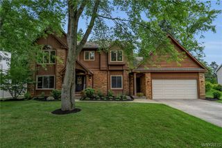 10 East Pinelake Drive, Amherst, NY 14221