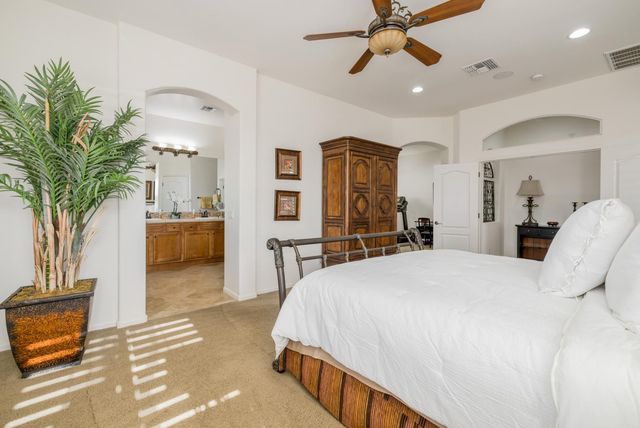 4176 E CLUBVIEW Drive, Gilbert, AZ 85298