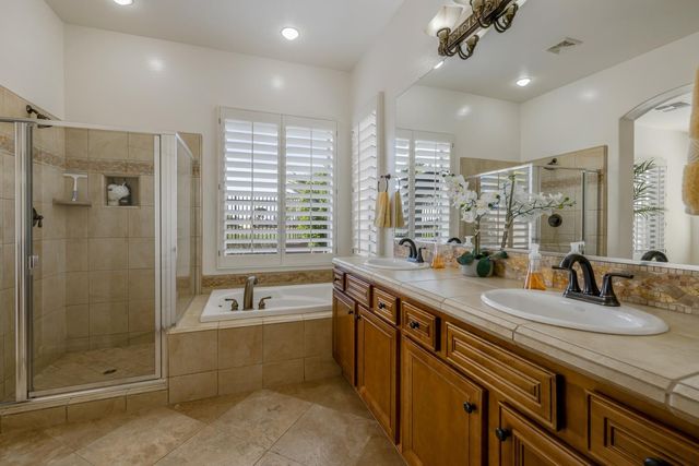 4176 E CLUBVIEW Drive, Gilbert, AZ 85298