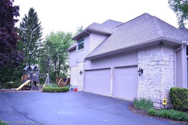 3351 Red Fox Court, West Bloomfield, MI 48324