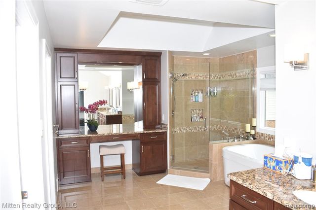 3351 Red Fox Court, West Bloomfield, MI 48324