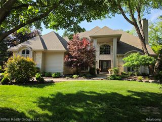 3351 Red Fox Court, West Bloomfield, MI 48324