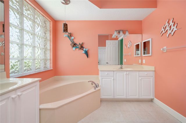 4220 Abington Woods Circle, Vero Beach, FL 32967