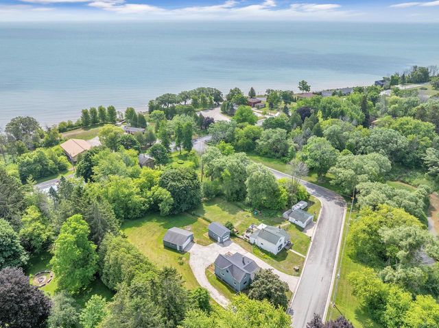 1151 Franklin DRIVE, Cleveland, WI 53015