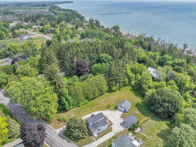 1151 Franklin DRIVE, Cleveland, WI 53015
