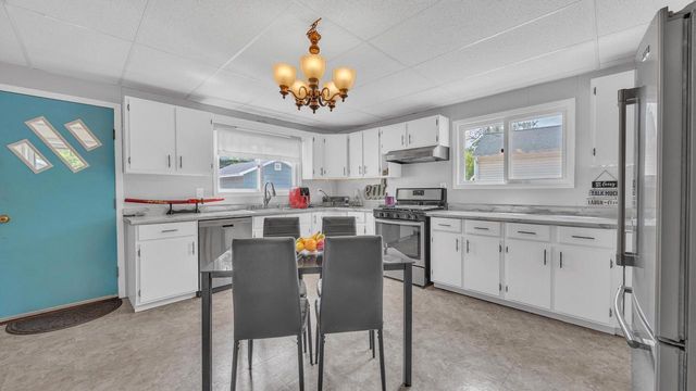 1151 Franklin DRIVE, Cleveland, WI 53015