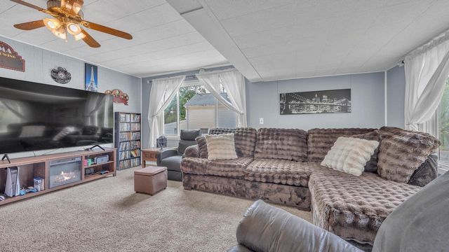 1151 Franklin DRIVE, Cleveland, WI 53015