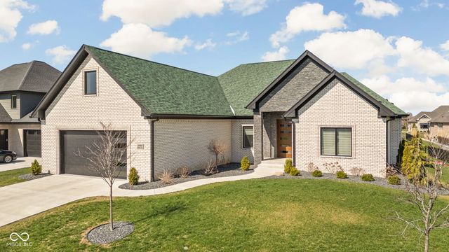 5680 Skylark Drive, Greenwood, IN 46143