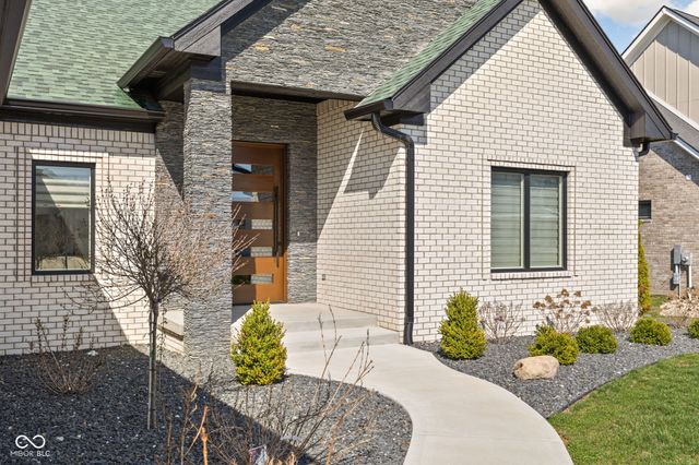 5680 Skylark Drive, Greenwood, IN 46143