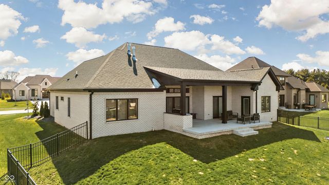 5680 Skylark Drive, Greenwood, IN 46143