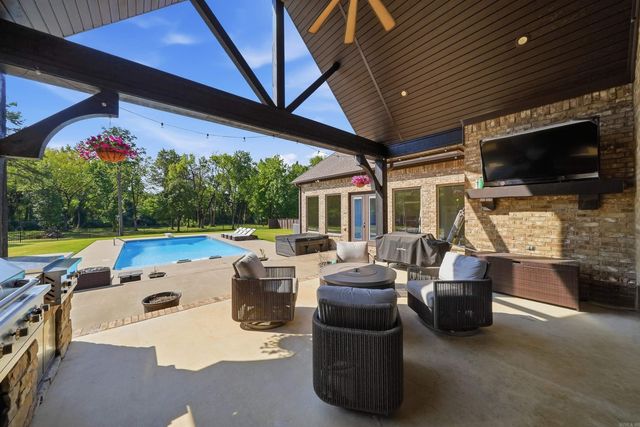 1475 Northwoods Estates Drive, Conway, AR 72032