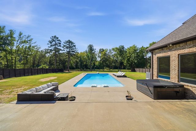 1475 Northwoods Estates Drive, Conway, AR 72032