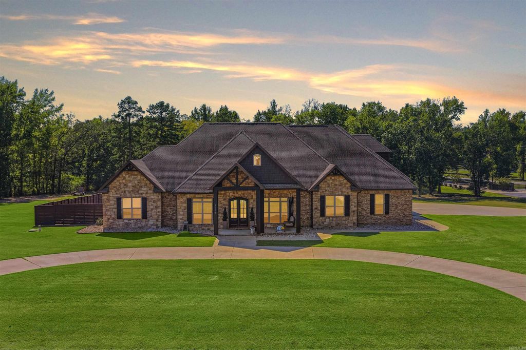 1475 Northwoods Estates Drive, Conway, AR 72032