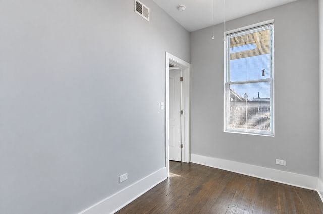 2117 W 18th Street 2R, Chicago, IL 60608