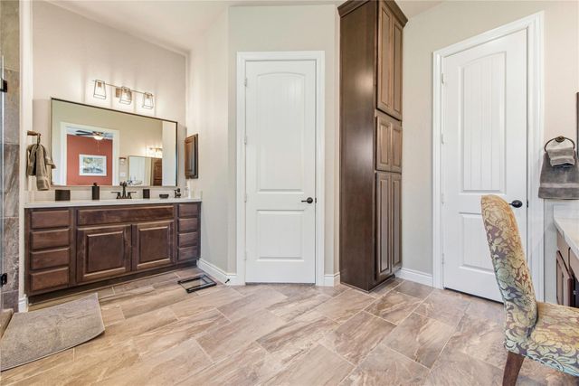 183 Wade Pointe Drive, Montgomery, TX 77316