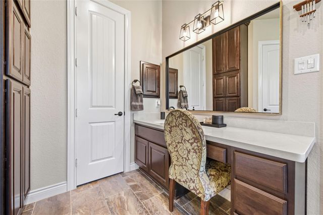 183 Wade Pointe Drive, Montgomery, TX 77316