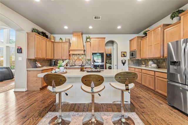 183 Wade Pointe Drive, Montgomery, TX 77316