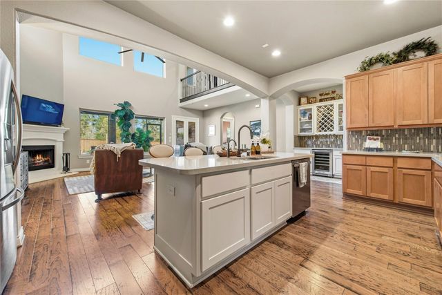 183 Wade Pointe Drive, Montgomery, TX 77316