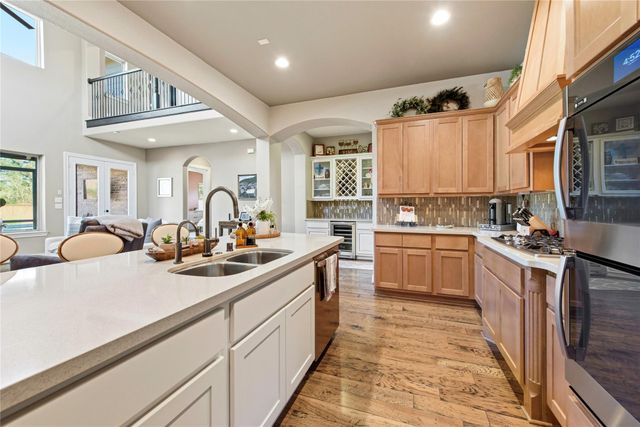 183 Wade Pointe Drive, Montgomery, TX 77316