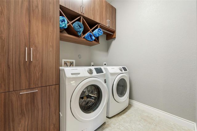 183 Wade Pointe Drive, Montgomery, TX 77316