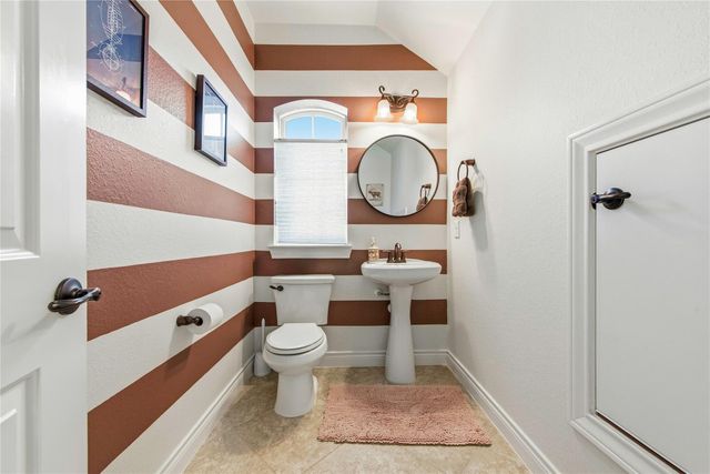 183 Wade Pointe Drive, Montgomery, TX 77316