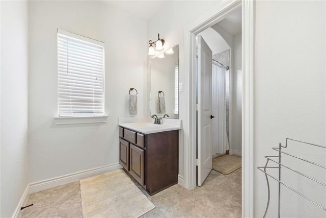 183 Wade Pointe Drive, Montgomery, TX 77316