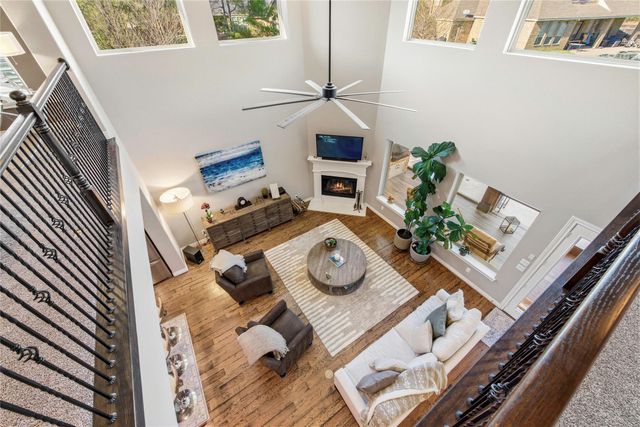 183 Wade Pointe Drive, Montgomery, TX 77316