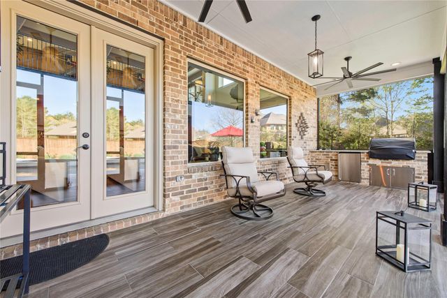 183 Wade Pointe Drive, Montgomery, TX 77316