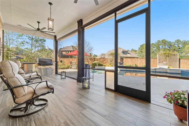 183 Wade Pointe Drive, Montgomery, TX 77316