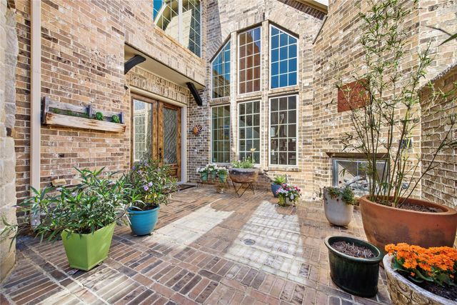 183 Wade Pointe Drive, Montgomery, TX 77316