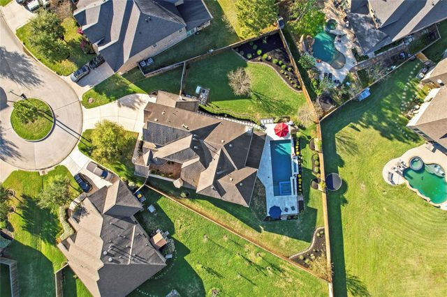 183 Wade Pointe Drive, Montgomery, TX 77316