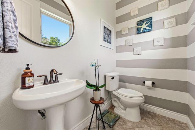 183 Wade Pointe Drive, Montgomery, TX 77316