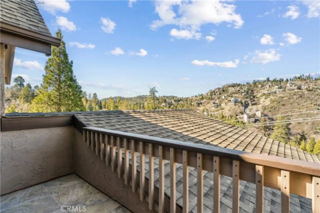 965 Sandalwood Drive, Lake Arrowhead, CA 92352